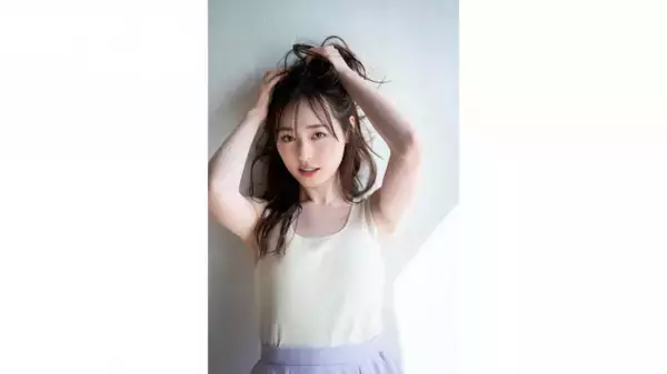 福原遥が『blt graph. vol.55』の表紙に初登場、ヌーディーで爽やかな衣装に挑戦