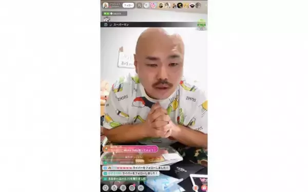 クロちゃんが自宅から“料理ライブ”を配信・罰ゲームの激辛やきそばに涙目