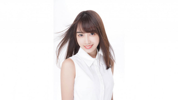 黒木ひかり、二十歳の誕生日に純白ドレス姿を披露、目標は「卒業するぞ〜！！」