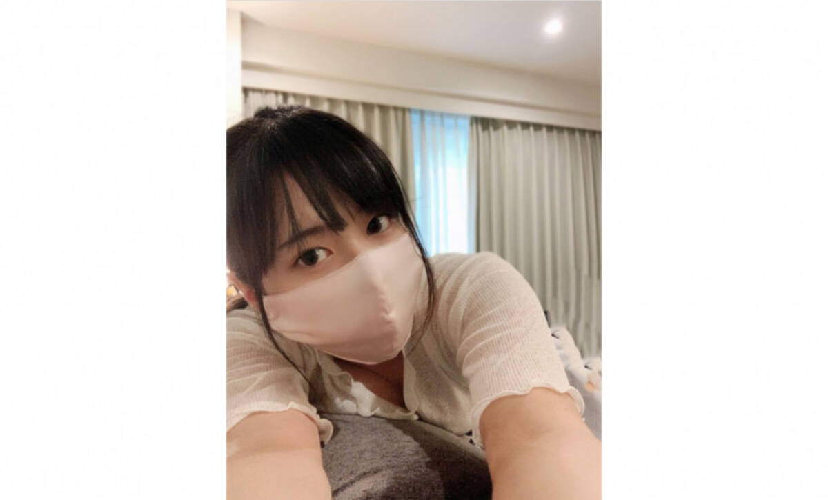 東雲うみが公開した マスク跡がクッキリ残る ドッキリ 日焼け写真に驚きの声 年7月24日 エキサイトニュース