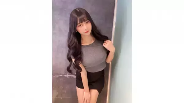 真島なおみが「おっぱいの日」に公開した至高の着衣巨乳写真が眼福すぎると話題に