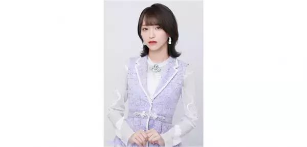 ＝LOVE 野口衣織が白肌へそ出し写真公開、引き締まったウエストラインが話題に