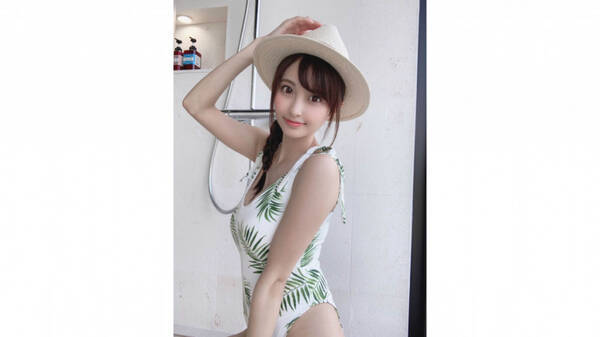 花咲れあ 美乳谷間あふれるワンピース水着ショット公開 夏の天使降臨 年8月15日 エキサイトニュース