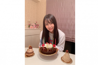 NMB48 白間美瑠の誕生日に、盟友・吉田朱里がオフショットを公開「最後の1期生が2人で良かった」