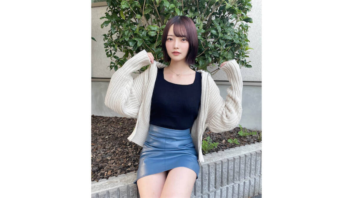 スカートがはちきれそう 新谷姫加 美脚まぶしい超タイトスカート姿を披露 年10月25日 エキサイトニュース