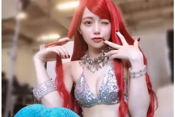 「リアルマーメイドすぎて…」あかせあかり の美ボディ映える人魚姫コスプレにファン感嘆