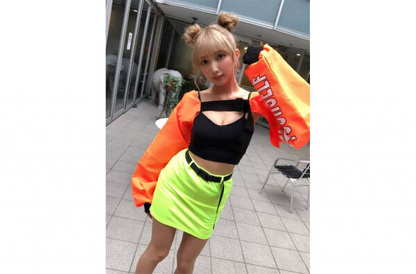 ほぼフワちゃんの美ヒップ 霜月めあ ネオギャル姿のヒップ強調カット公開 年11月6日 エキサイトニュース