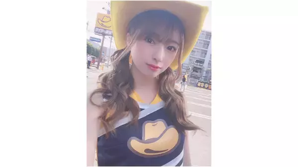 月野もも「イエローハット」新TVCM出演、美脚きらめくキュートな衣装オフショット公開