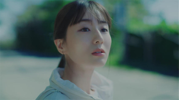 田中みな実が開放感あふれる旅先で赤裸々に人生観を語る、素顔に迫る“すっぴんムービー”が公開