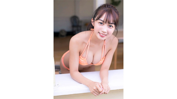 黒木ひかり、美バストきらめくフレッシュ水着の『スピリッツ40周年メモリアルブック』アザーカット披露