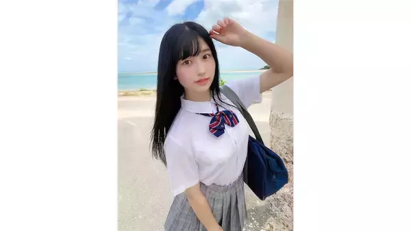 制服を脱ぐと…#2i2 森嶋あんり、くびれ美しい競泳水着ショットに「これがこうシリーズの最高傑作」