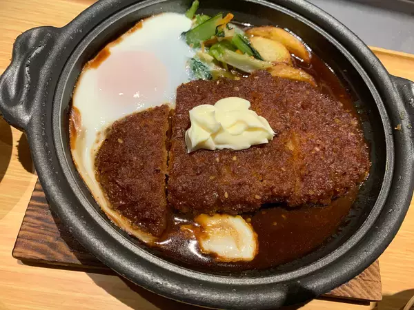 「『アメトーーク！』40歳バイト芸人で話題、レアレア桑折が語る「2度目の緊急事態宣言下のやよい軒」」の画像