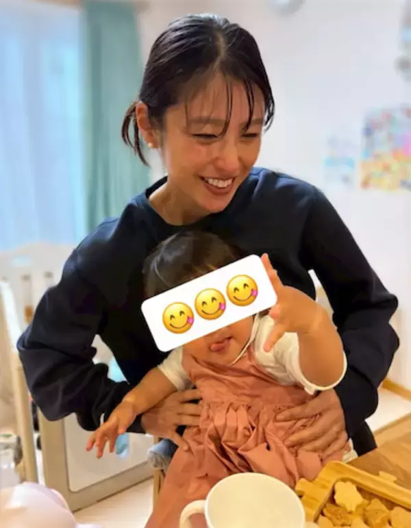 岡副麻希、1歳愛娘とクッキー作りに挑戦「とってもたのしくておいしかった～」