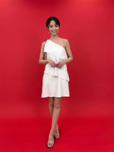 渡邊渚、すらり美脚のホワイトドレス姿を披露「背筋が伸びました！笑」