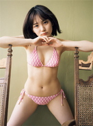 AKB48の新選抜・田口愛佳が『週プレ』で水着グラビアに挑戦、眩しいビキニ姿で大人な一面を披露