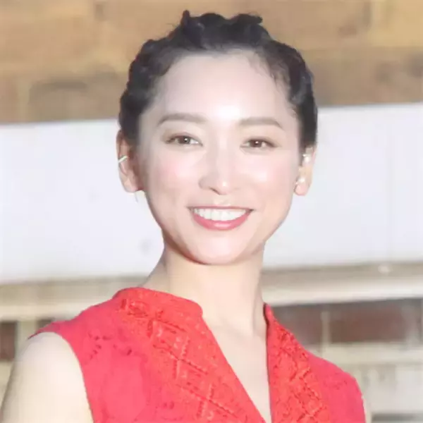 杏、「極秘出産」も「フランス人と結婚」も完全否定　YouTubeで明かした“5大フェイクニュース”