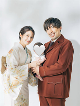 りんたろー。の妻・本郷杏奈、第2子のお宮参りを報告「幸せそうすぎるお写真」と反響