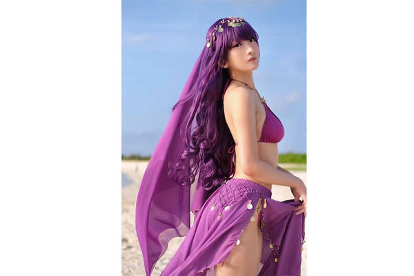「天界から舞い降りた紫の女神」火将ロシエル、神秘的な美しさ放つアラビアンコスプレ披露