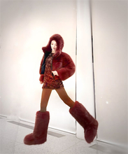 アンミカ、“大人ラブブ”がテーマの超ゴージャス衣装姿を披露「フライングアンミカ～！！！」