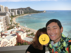 ココリコ遠藤の妻、10年ぶりハワイ旅行でまさかのハリケーン接近　懐かしのラブラブ写真も公開