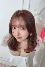 三上悠亜、もちもち谷間に視線すわれるショットに絶賛の声「天使って存在するんですね」