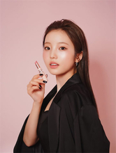 本田真凜、YSL新作リップ紹介に反響「前髪かきあげスタイル最高」