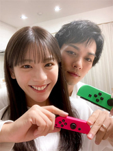 『わた婚』貴島明日香、夫との"バッグハグ"ショットを公開「ずっとドキドキはしていた」