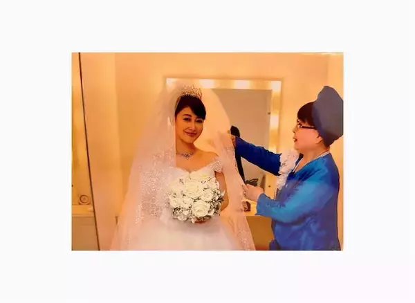 安めぐみ、結婚披露宴のウエディングドレスをデザインしてくれた桂由美氏を追悼