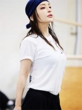 浜崎あゆみ、滲む色気と“本気のまなざし”リハショットに反響「カッコイイ〜」