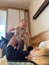 第3子妊娠中の小林礼奈、旅行先で笑顔はじける次女を公開「すっごい笑ってる」