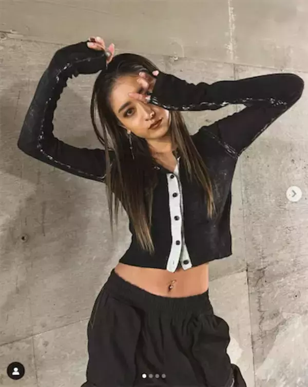 みちょぱ、クール＆セクシーなヘソ出しショットが「『美』しか言えん」