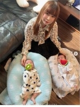 「出かけるのつらすぎる」中川翔子、双子息子の“じーっと見てくる”攻撃にキュンキュン