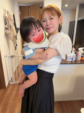 中川翔子、双子長男を抱っこするも…号泣されショック「ママよりパパよりばあば」