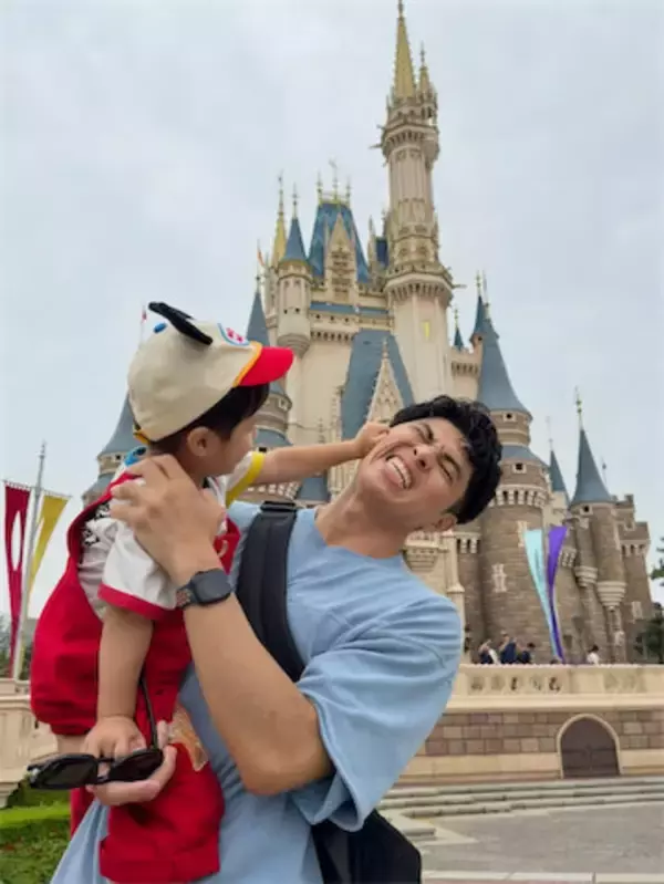 「ゆめのくに ふねにのったよ おぱぴまる」小島よしお、2歳息子とディズニーランド満喫