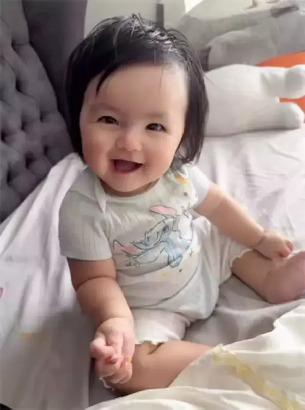 川崎希、次女・グーちゃんの歯が生えたことを報告「可愛すぎる」成長に歓喜