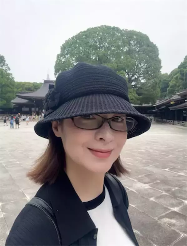 檀れい、"帽子×サングラス姿"で明治神宮参拝「お美しい」「この顔に生まれたかった」