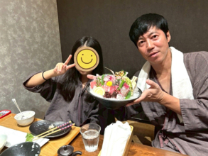 東貴博、安めぐみ＆娘たちと温泉旅行へ"行きつけ宿"で家族団らんショット「みんなでゆっくり」