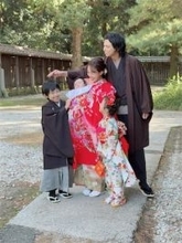 アレクサンダー、0歳次女の“お宮参り”を報告　和装ショットに反響「いつ見ても綺麗な家族」