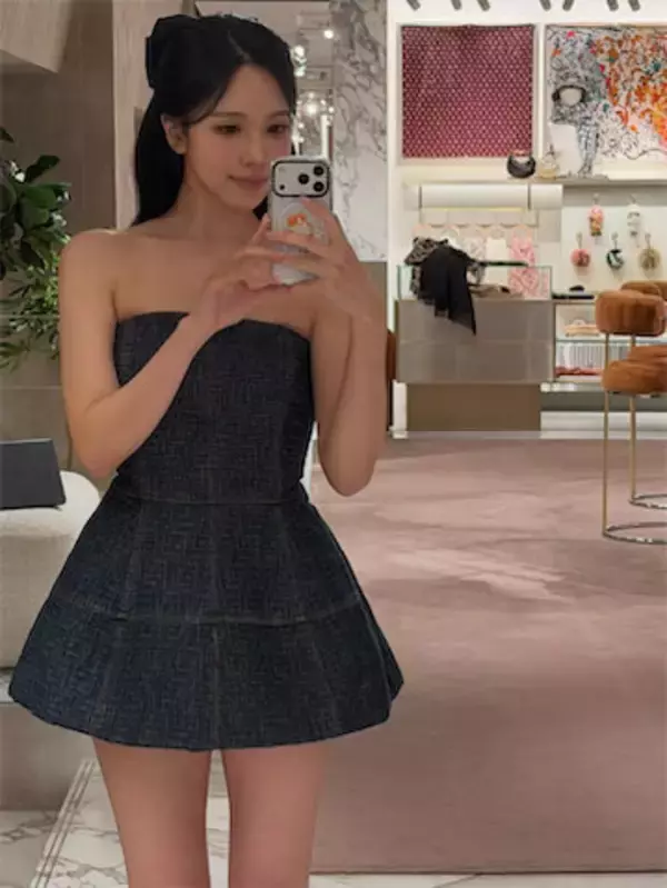 TWICE ミナ、超ミニ丈ワンピで魅せた完璧スタイルに称賛続々「好きビジュすぎる」