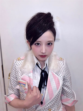 「ヲタク1名」万バスアイドル、”たかみなヘア”完全再現が話題「表情含め再現度すごい」