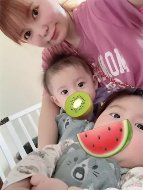 中川翔子、双子の“ママ争奪戦”エピソードを告白「ふたりとも膝に登ってきてダブル抱っこ」