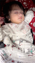 アレクサンダー、次女・グーちゃんの"天使の寝顔"に親バカ全開「きみも美人ちゃんね」