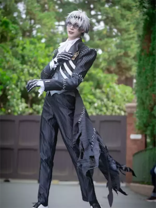 元ジュニアの34歳俳優、『ツイステ』スカリーの“完全再現”コスプレが話題「股下が3kmあってすごい」