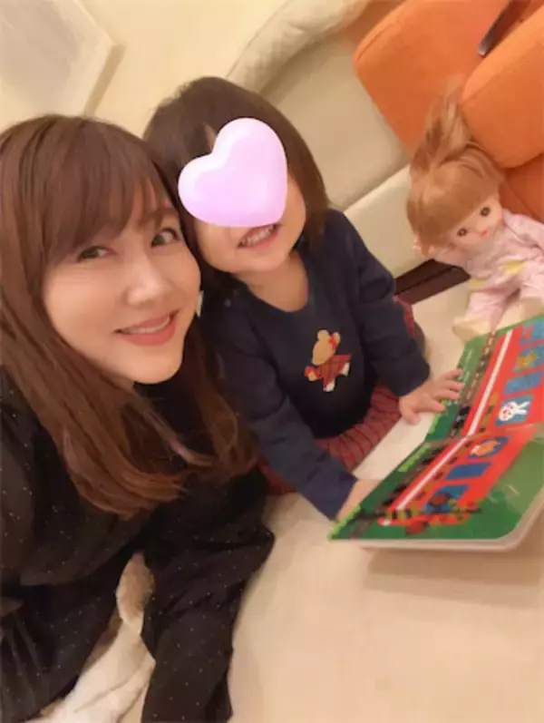 安めぐみ、愛娘とゆっくり“お家時間”　最新ショットに「かわいい～」「おキレイ」の声