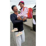 「「抱っこしちゃう父」小原正子、夫・マック鈴木の6歳娘への"溺愛"明かす「何歳までも抱っこしてくれると思う」」の画像1