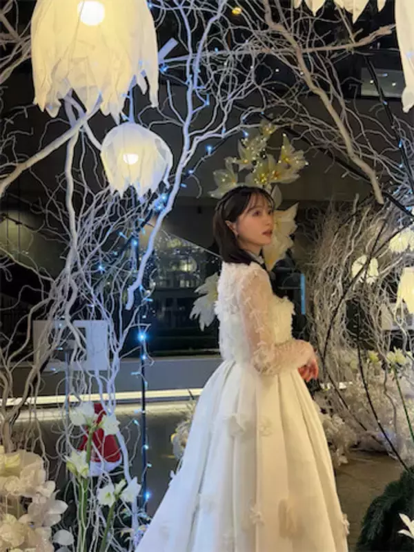 森香澄、可憐すぎる純白ドレス姿に反響「冬の妖精ですね」「現代版シンデレラ」