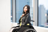 「「障がいは個性ではない」車いすユーザー2人が語る違和感「使わざるを得ないから使っているだけ」」の画像1