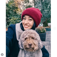 Koki, モフモフ愛犬と密着ツーショット「クリスマスの写真を撮るのがとても楽しみ」
