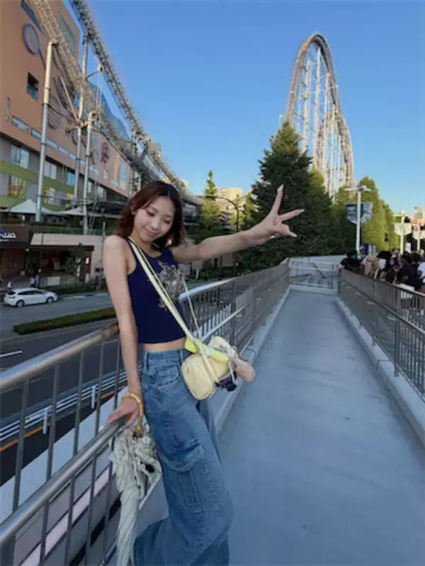 16歳JKモデル・こいろん、ヘルシーな“へそ見せ”タンクトップ姿が「めちゃくちゃ可愛い」