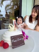 川崎希、「きょうで1才になりました」次女・グーちゃんの"誕生日旅行"を報告